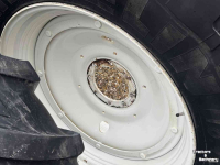 Räder, Reifen, Felgen & Distanzringe Michelin Set Michelin (18.4R38) 460/85R38 en Trelleborg (14.9R28) 380/85R38 voor NewH T6.xxx