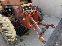 Fronthydraulik & Frontzapfwellen International universele fronthef, nu gemonteerd op een 956XL