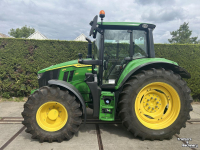 Schlepper / Traktor John Deere 6M 125
