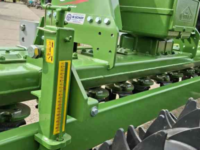 Kreiselegge Celli Energy 300 kopeg met pakker-rol