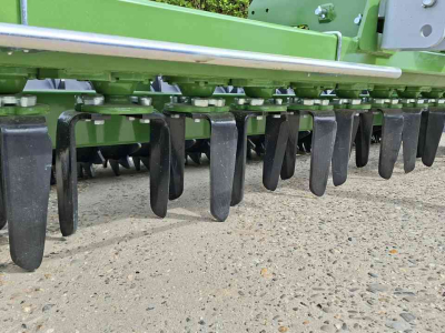Kreiselegge Celli Energy 300 kopeg met pakker-rol