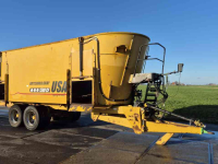 Futtermischwagen Vertikal USA Equipment 1300 CF - Peecon