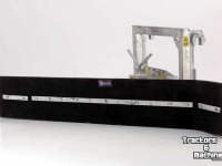 Gummi-Schieber Qmac Rabot caoutchouc pour cour avec montage Merlo