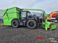 Schlepper / Traktor JCB Fastrac 4220 + Cheetah 30 Houtversnipperaar / Houthakselaar + Nokka HK4872P houtkraan Snipper combi / Chipper Combi