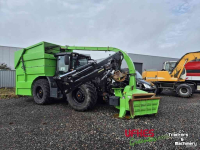 Schlepper / Traktor JCB Fastrac 4220 + Cheetah 30 Houtversnipperaar / Houthakselaar + Nokka HK4872P houtkraan Snipper combi / Chipper Combi