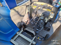 Aufsitzrasenmäher New Holland New Holland MC28 maaier