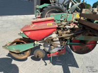 Drillmaschine Monozentra Fahse Monozentra bieten zaaimachine met 12 elementen loopwielen en transportwielen