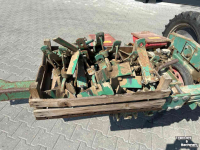 Drillmaschine Monozentra Fahse Monozentra bieten zaaimachine met 12 elementen loopwielen en transportwielen