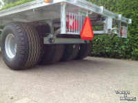 Anhänger Heuvelmans balenwagens met multiwheel as