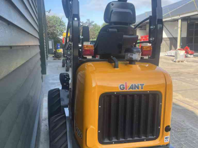 Radlader Giant G1500