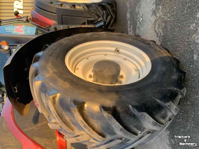 Schlepper / Traktor Valtra T174 Versu