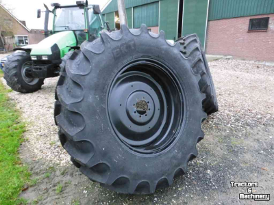 Räder, Reifen, Felgen & Distanzringe BKT 460/85x38