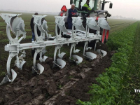 Tiefenlockerer Kramer ERMO KLEIPLOEG 5 + 1 on land in de veur