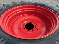 Räder, Reifen, Felgen & Distanzringe Trelleborg 580/70R38 op velg 8 gats fendt