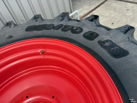 Räder, Reifen, Felgen & Distanzringe Trelleborg 580/70R38 op velg 8 gats fendt