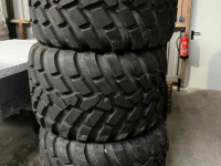 Räder, Reifen, Felgen & Distanzringe BKT 620/40R22,5, incl. velg!