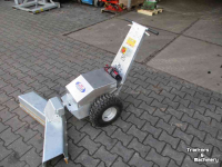 Sonstige Reinigungs- und Kehrmaschinen und Zubehör M-Sweep sweep roosterschuif 95E  accu  vooruit/achteruit