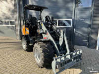 Radlader Giant G2700HD+