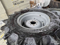 Räder, Reifen, Felgen & Distanzringe BKT 420/70R28 & 360/70R20