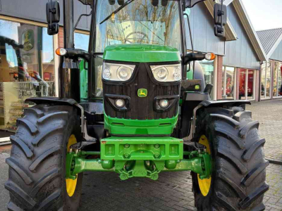 Schlepper / Traktor John Deere 6120M