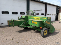 Pressen John Deere 332 balenpers