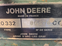 Pressen John Deere 332 balenpers