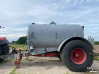 Gülletankwagen / Güllefässer  Mest tank
