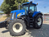Schlepper / Traktor New Holland T8020 FP 40 Kmh. Lucht, geveerde vooras