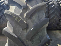 Räder, Reifen, Felgen & Distanzringe Trelleborg 580/70R42 TM700