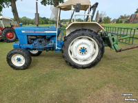 Schlepper / Traktor Ford 4000 met balendrager / balenklem