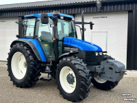 Schlepper / Traktor New Holland TS100