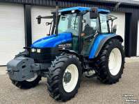 Schlepper / Traktor New Holland TS100