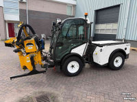 Geräteträger Multihog CX 75 werktuigdrager met Mc Connel arm klepelbak