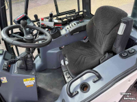 Geräteträger Multihog CX 75 werktuigdrager met Mc Connel arm klepelbak