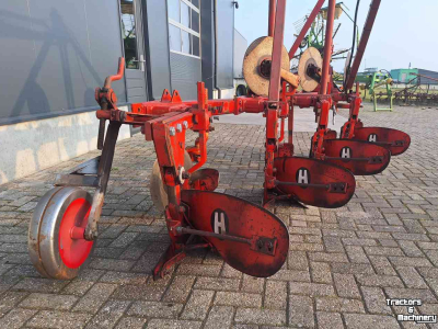 Pflüge Huard 4 schaar