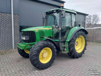 Schlepper / Traktor John Deere 6120 met Superkruip