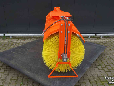 Kehr- und Kehrsaugmaschinen Hofstede Veegmachine Borstel diameter 90cm mobiele kraan graaf machine veeg  veger borstel machine