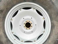 Räder, Reifen, Felgen & Distanzringe BKT 520/85R38 90%