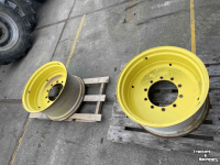 Räder, Reifen, Felgen & Distanzringe John Deere R6.155 15X28