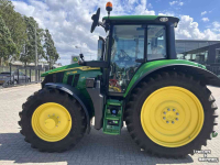 Schlepper / Traktor John Deere 6M 125