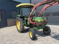 Schlepper / Traktor John Deere 1130 met voorlader en 1040 - beide 2wd en kenteken fendt ford international
