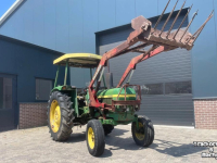 Schlepper / Traktor John Deere 1130 met voorlader en 1040 - beide 2wd en kenteken fendt ford international