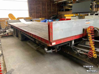 Tieflader / Anhänger  NETAM-FRUEHAUF Aanhanger / Machinetransporter vrachtwagen met hydraulisch lier - met oprijplaten