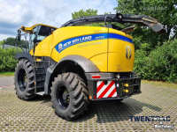 Feldhäcksler New Holland FR 550