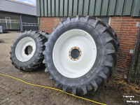 Räder, Reifen, Felgen & Distanzringe  Ploegset! 520/85R46 en 420/85R34. Passend op oa Steyr