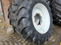 Räder, Reifen, Felgen & Distanzringe  Ploegset! 520/85R46 en 420/85R34. Passend op oa Steyr