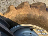 Räder, Reifen, Felgen & Distanzringe Michelin set MachXbib 600/70R30 en 710/70R42  Case-IH Magnum NewH T8