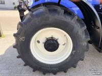 Schlepper / Traktor New Holland T6.145 Auto Command Stage V Tractor