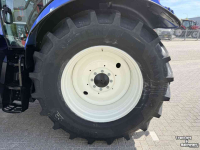 Schlepper / Traktor New Holland T6.145 Auto Command Stage V Tractor