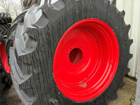 Räder, Reifen, Felgen & Distanzringe  Trelleborg VF710/60R42 op velg 10 gats